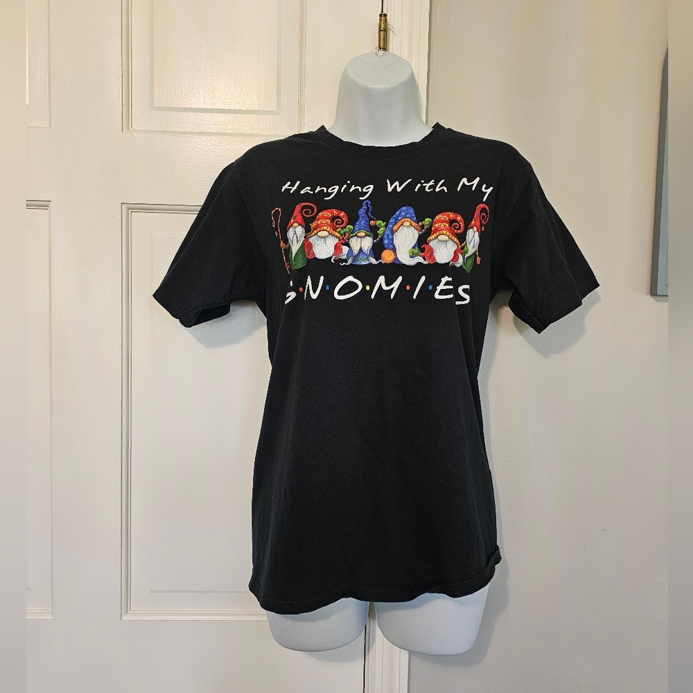 Port and Company Black 'Hanging With My Gnomies' Women's Tee - Picture 1 of 3